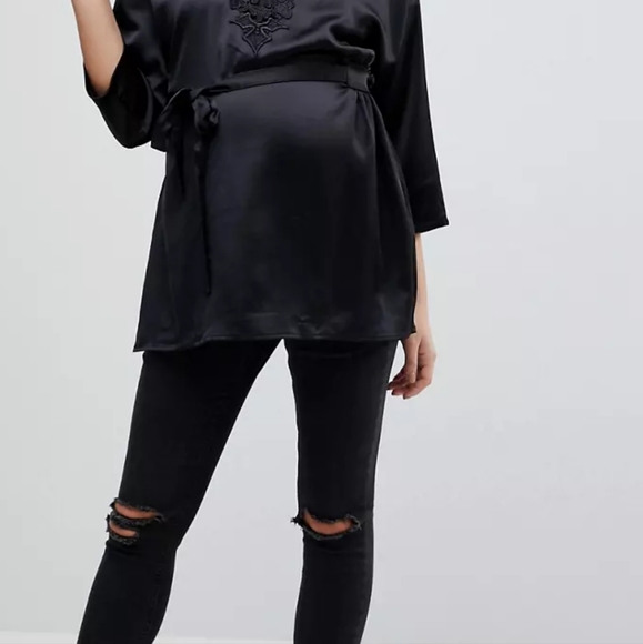 MAMALICIOUS MATERNITY SATIN TOP WITH LACE DETAIL - Picture 4 of 9